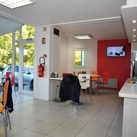 Ξενοδοχείο Premiere Classe Est *