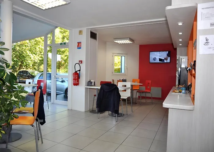 ホテル Premiere Classe Est *