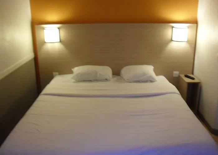 ホテル Premiere Classe Est *